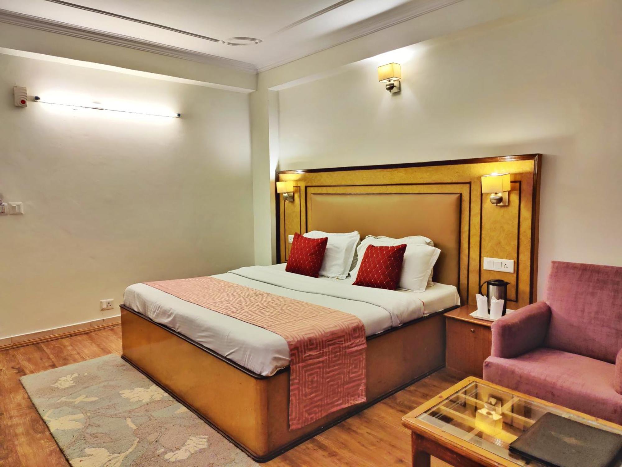 Surya International Hotel Manali Near Mall Road Zewnętrze zdjęcie