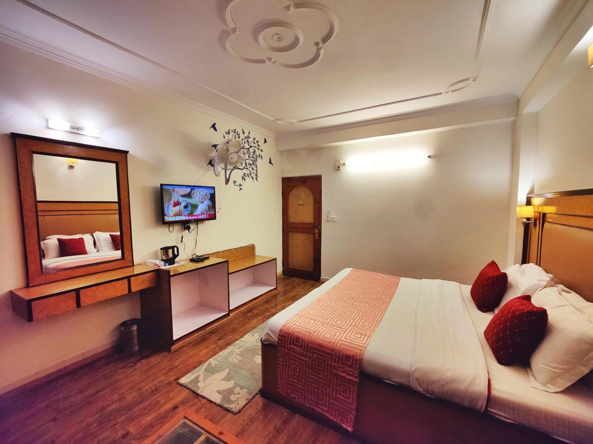 Surya International Hotel Manali Near Mall Road Zewnętrze zdjęcie