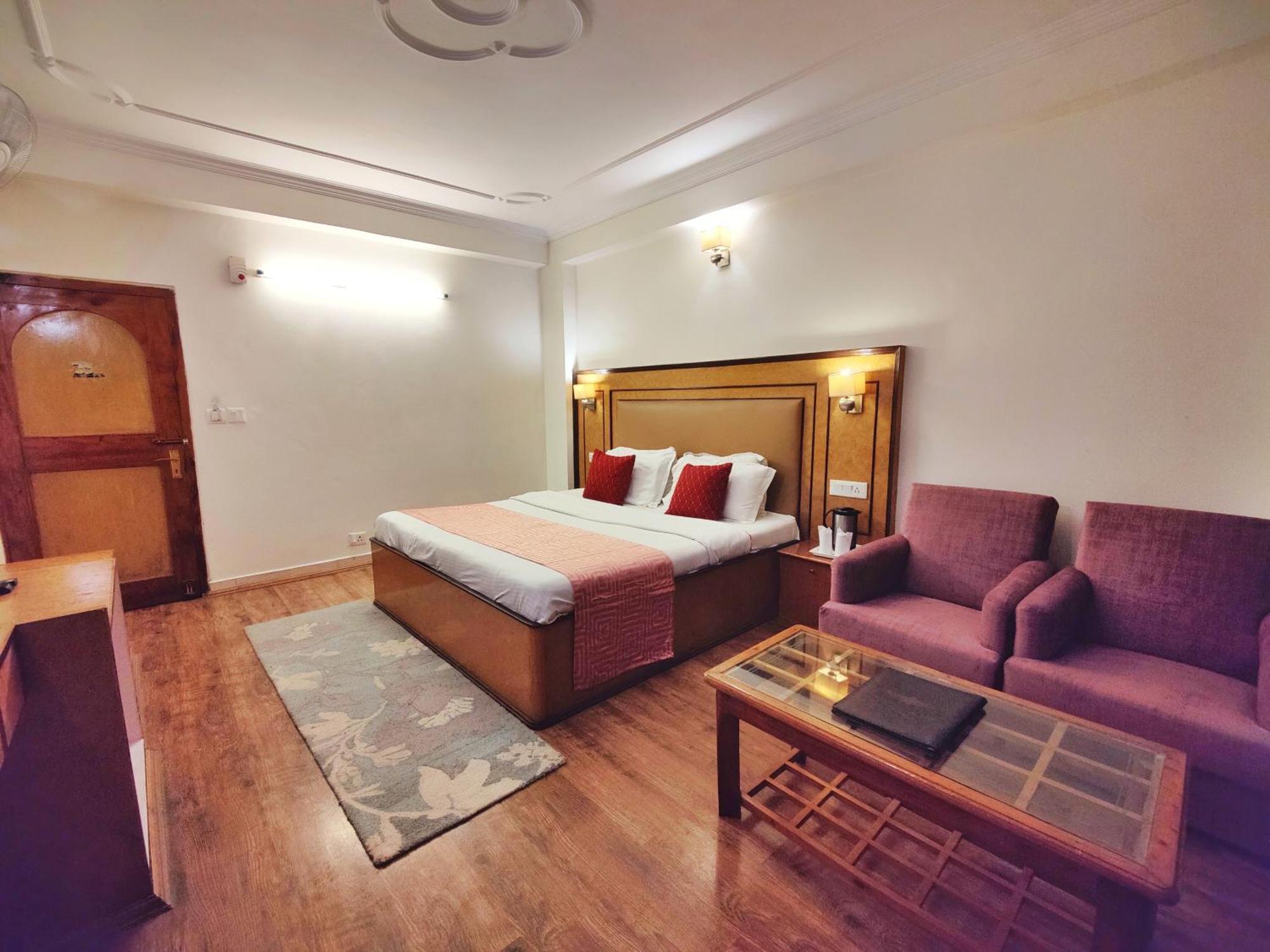 Surya International Hotel Manali Near Mall Road Zewnętrze zdjęcie
