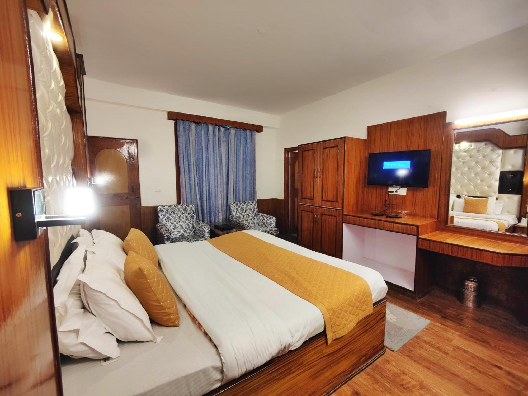Surya International Hotel Manali Near Mall Road Zewnętrze zdjęcie