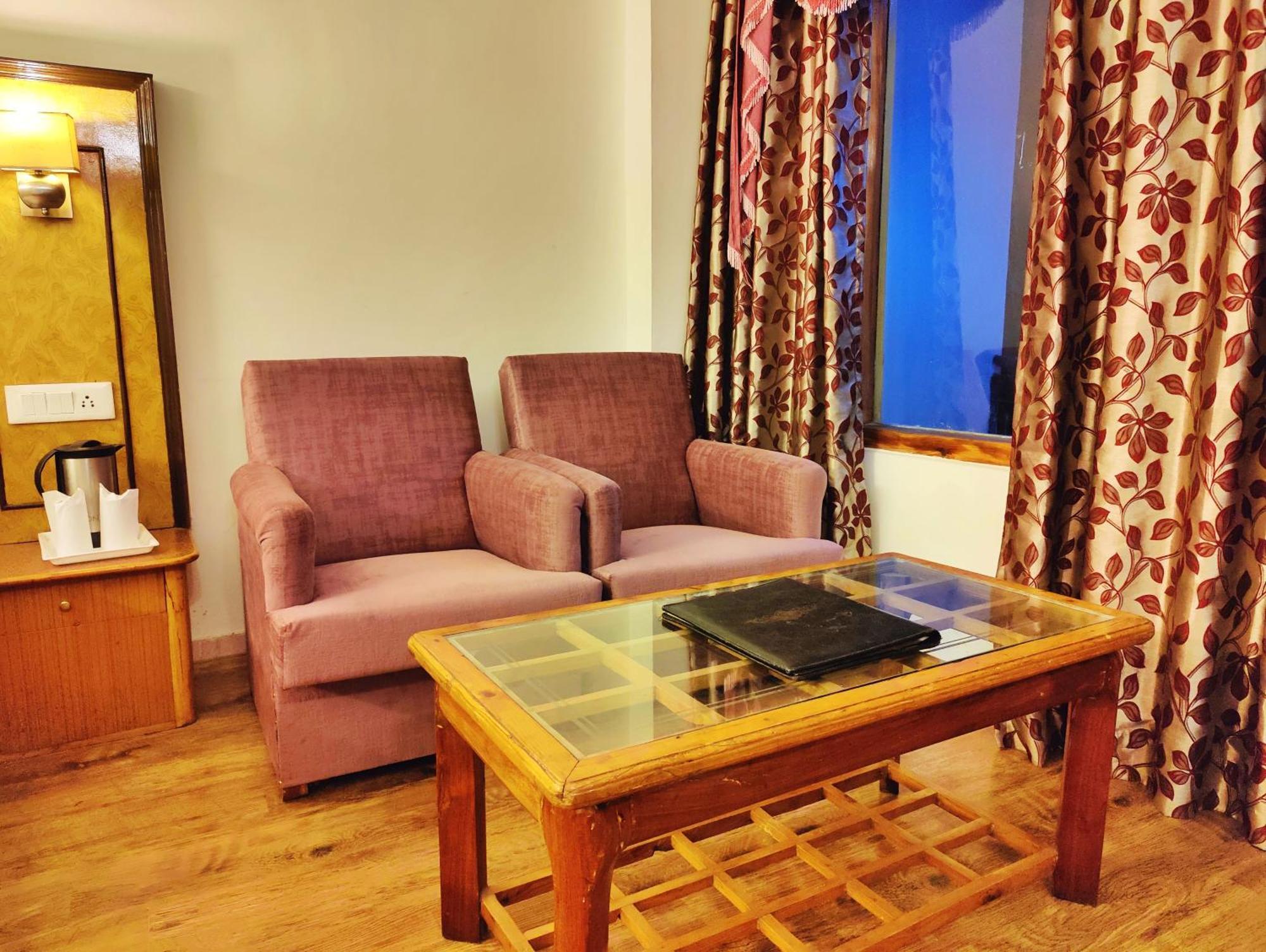 Surya International Hotel Manali Near Mall Road Zewnętrze zdjęcie