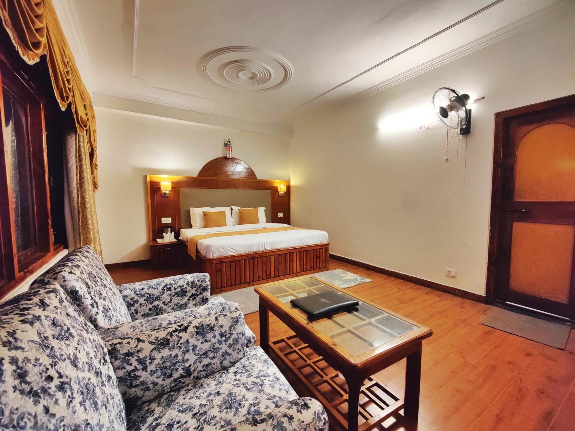 Surya International Hotel Manali Near Mall Road Zewnętrze zdjęcie
