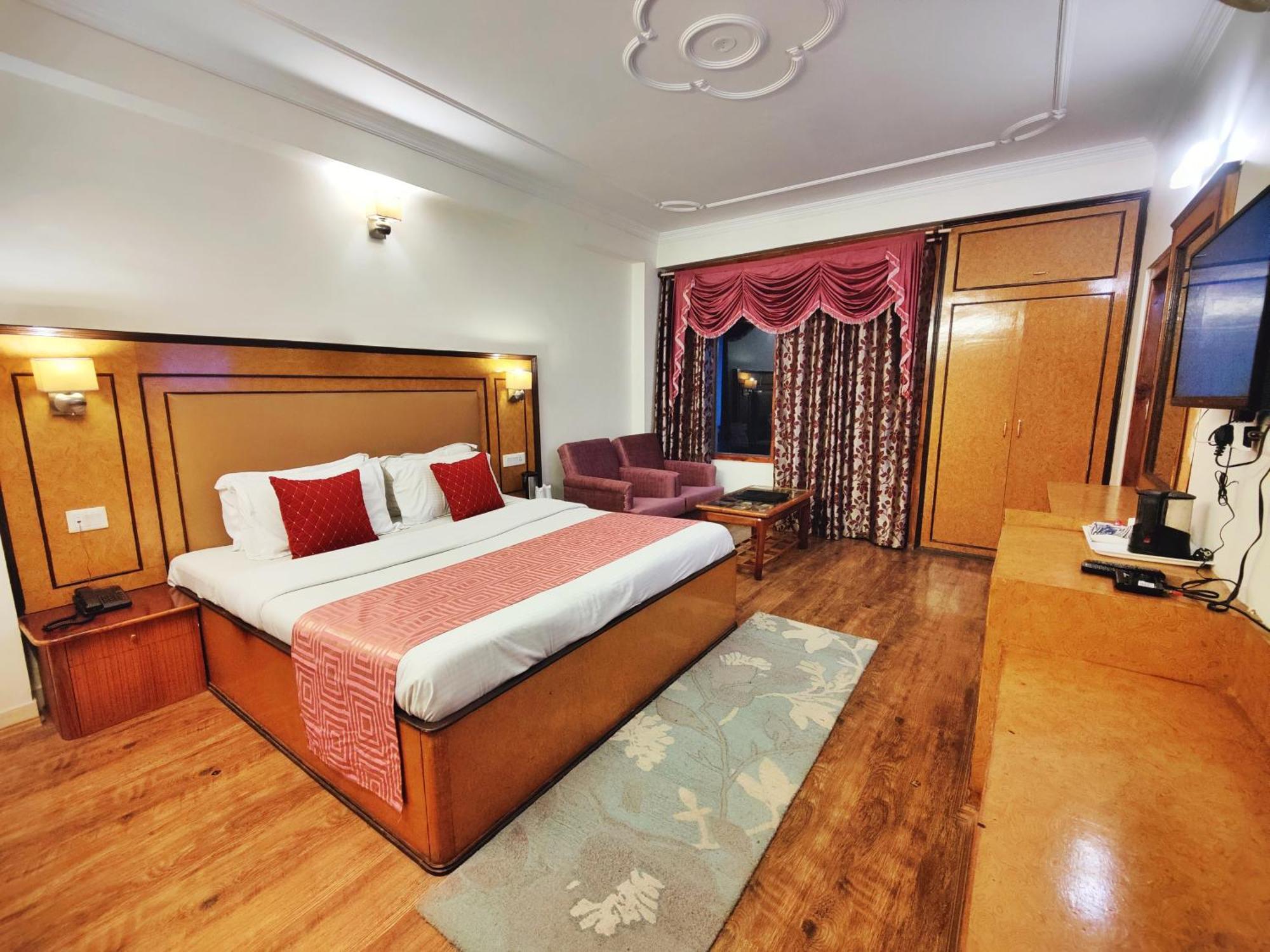 Surya International Hotel Manali Near Mall Road Zewnętrze zdjęcie