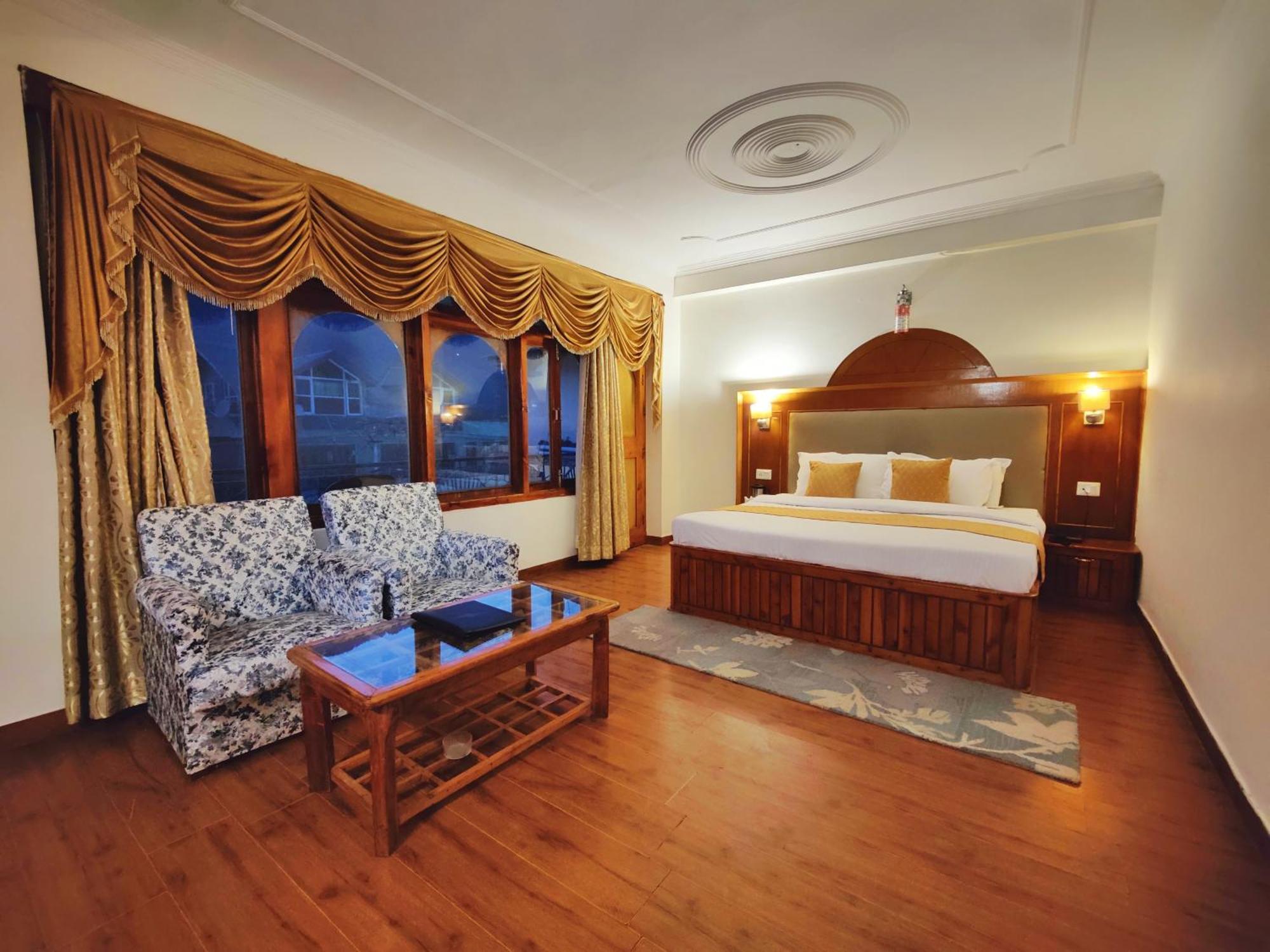 Surya International Hotel Manali Near Mall Road Zewnętrze zdjęcie