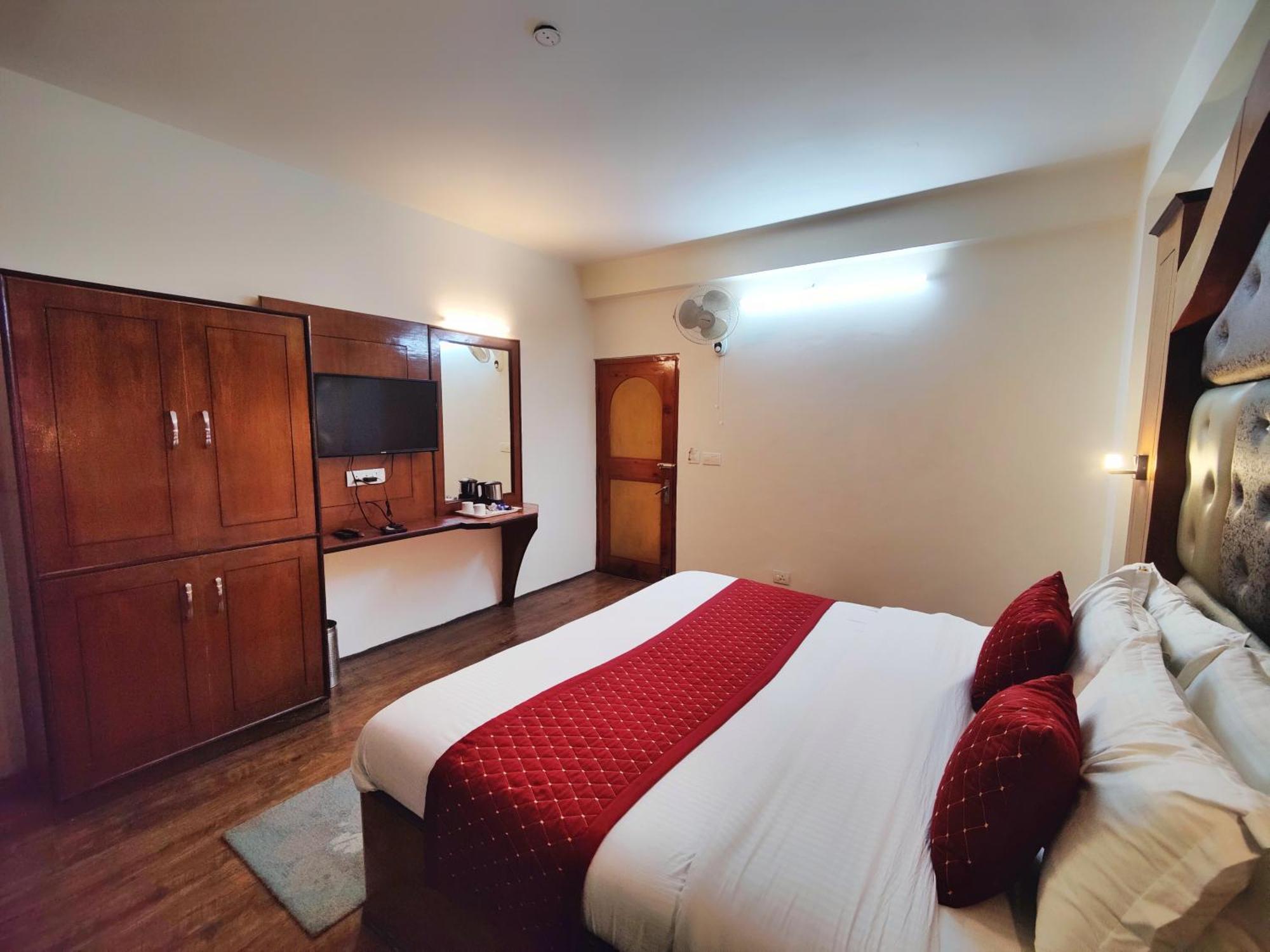 Surya International Hotel Manali Near Mall Road Zewnętrze zdjęcie