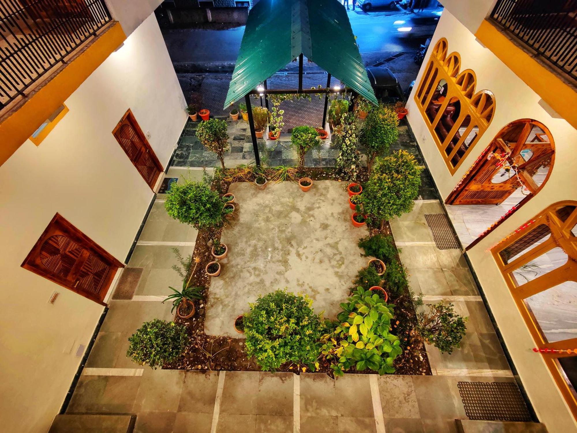 Surya International Hotel Manali Near Mall Road Zewnętrze zdjęcie