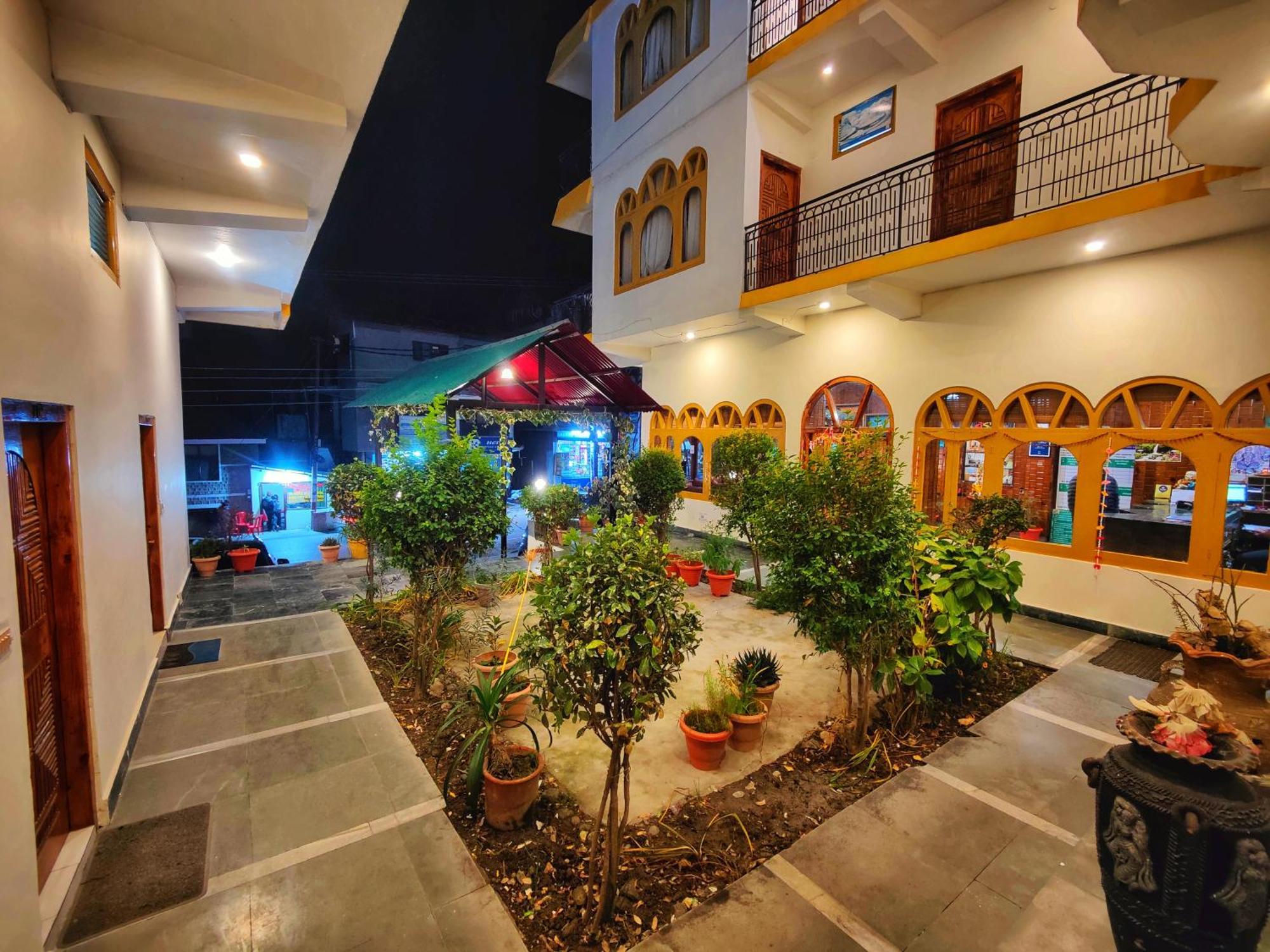 Surya International Hotel Manali Near Mall Road Zewnętrze zdjęcie